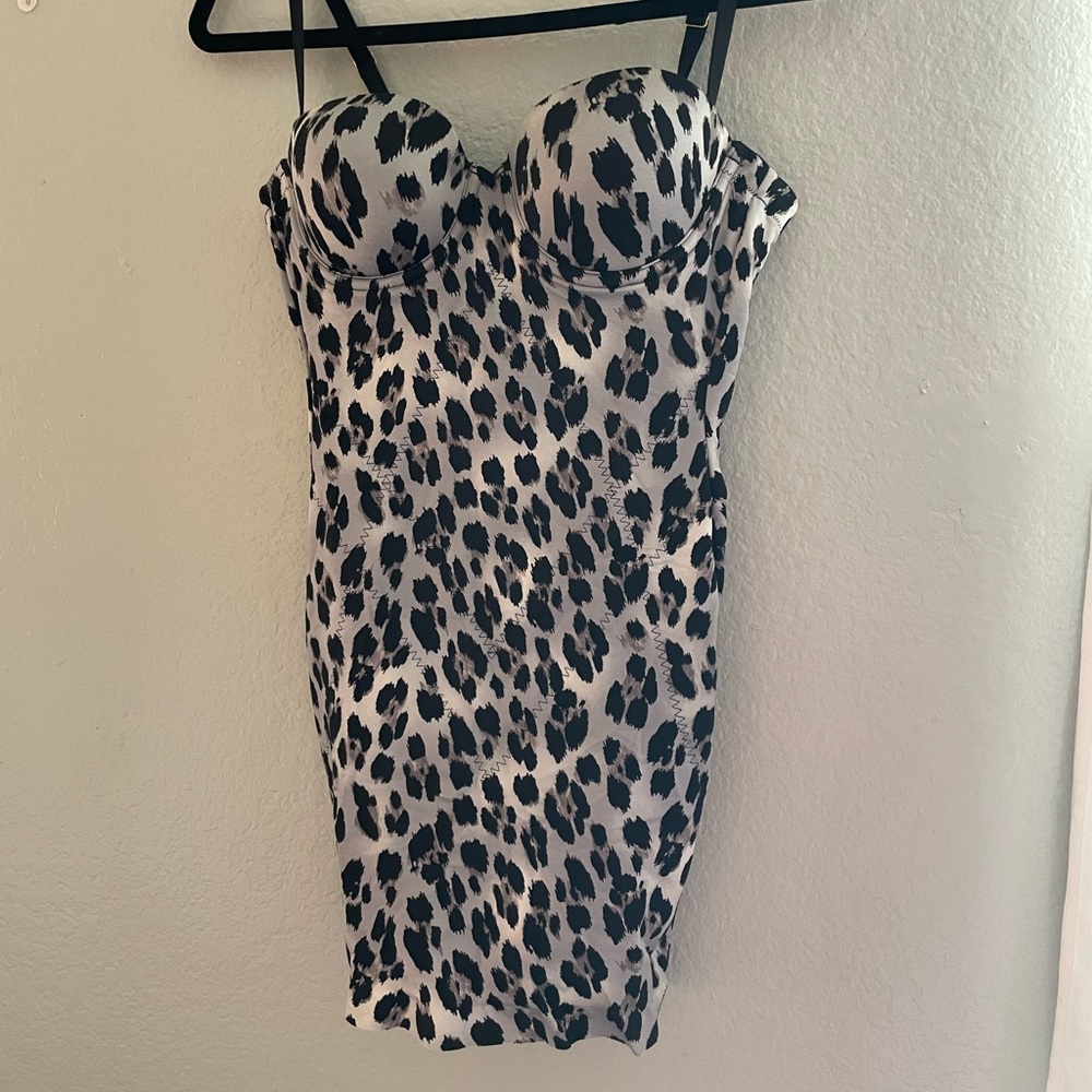 Victoria’s Secret Cupped slip strapless